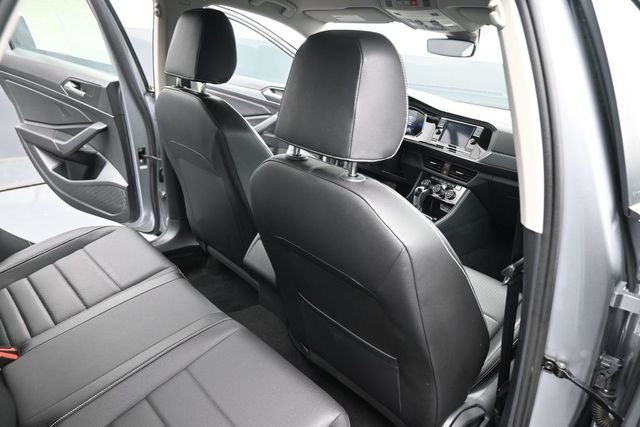 Used 2024 Gray Volkswagen 1.5T SE image 25