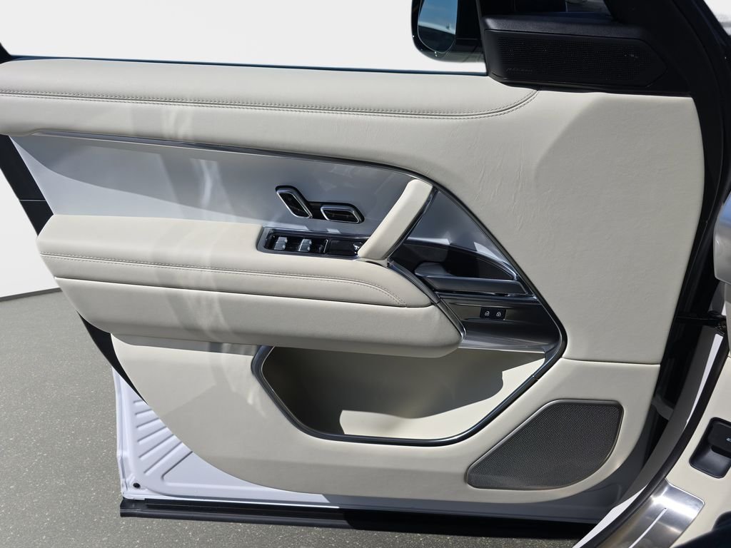 New 2025 Icy White Satin Land Rover SV LWB image 27