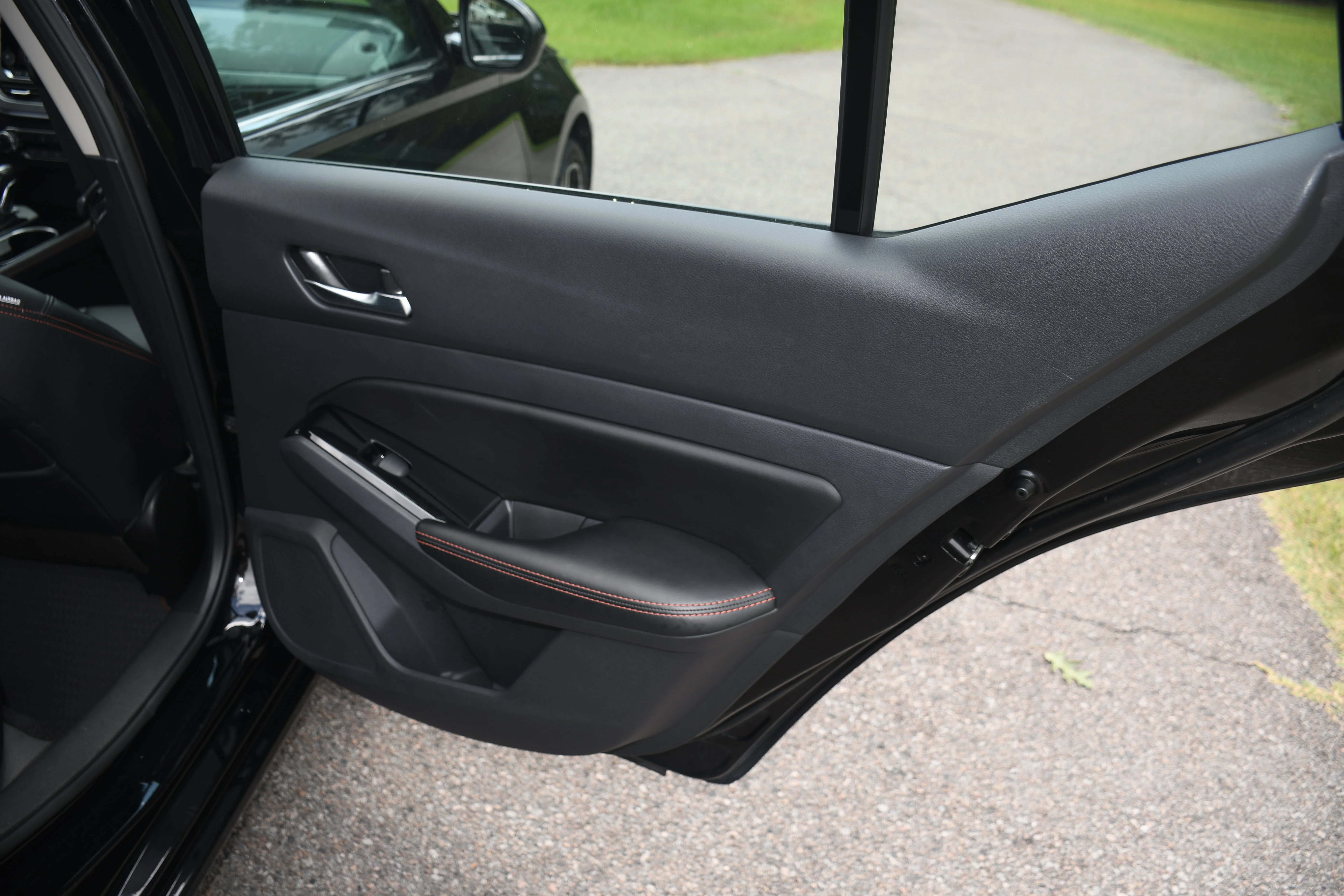 Used 2024 Black Nissan 2.5 SR image 17
