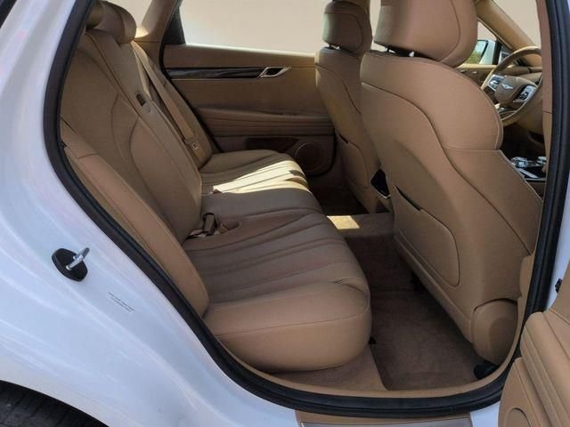 Used 2025 White Genesis 2.5T image 17