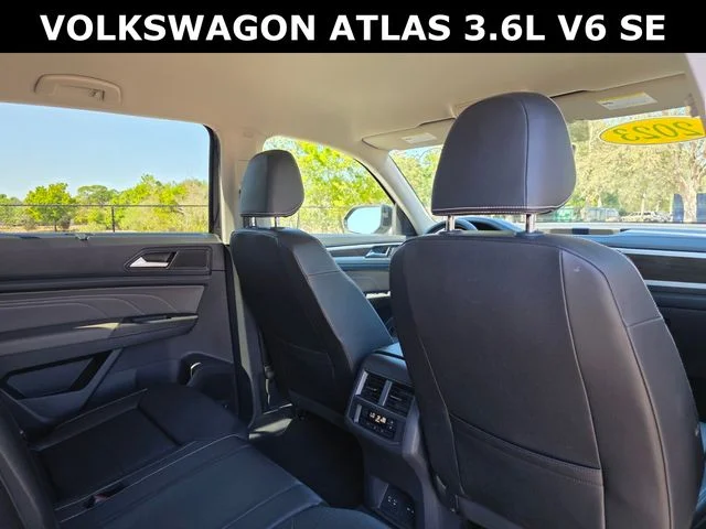 2023 Volkswagen Atlas SE w/Tech - Photo 12