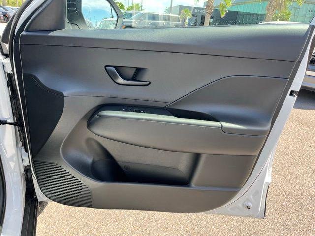 New 2026 White Hyundai SEL Sport FWD image 22