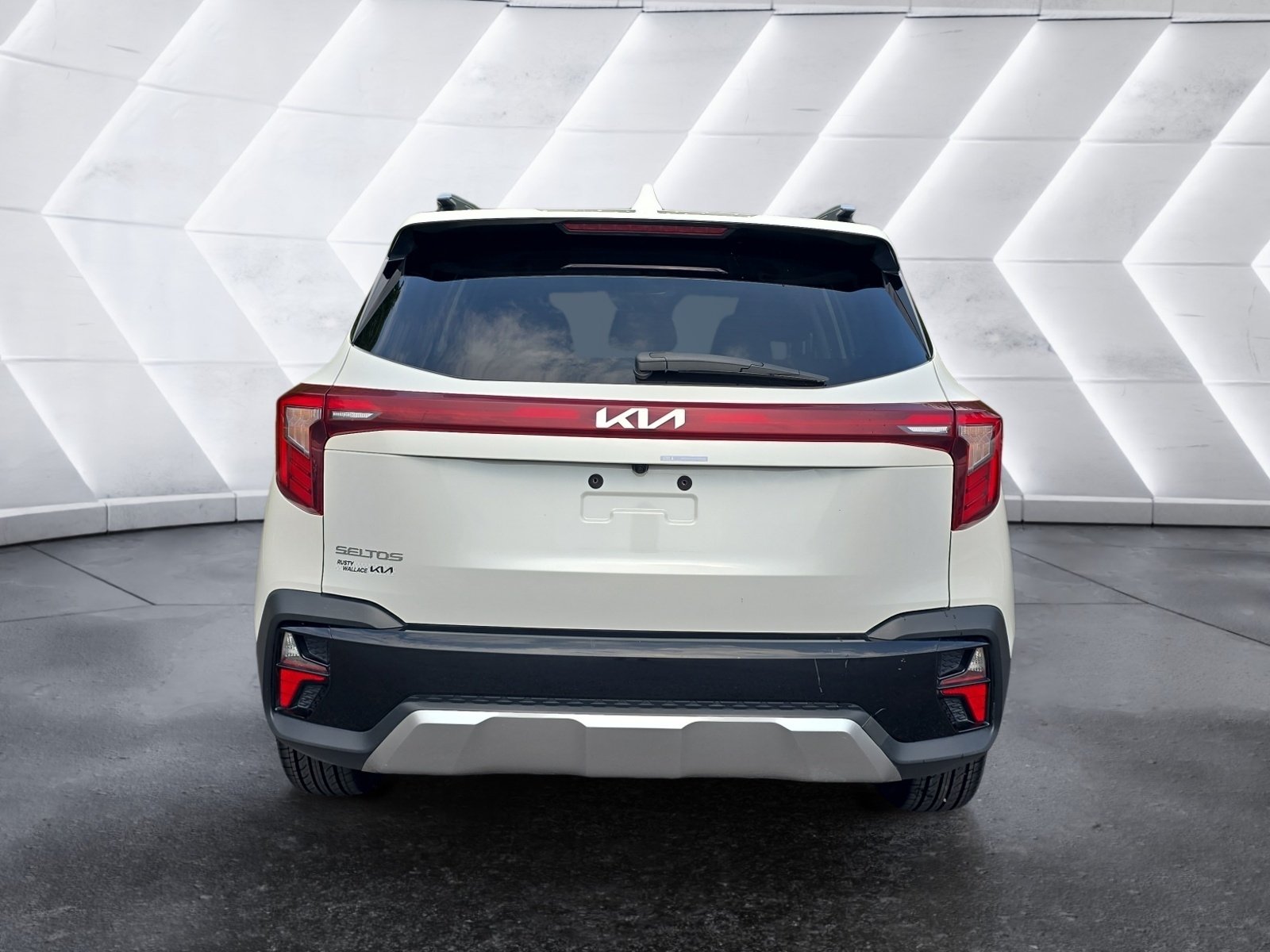 Used 2024 White Kia EX image 4