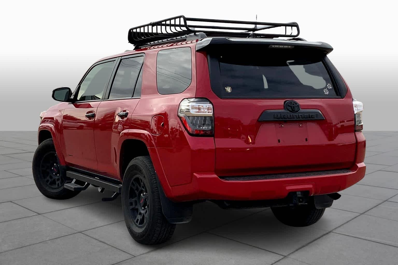 Used 2021 Barcelona Red Metallic Toyota Venture image 12