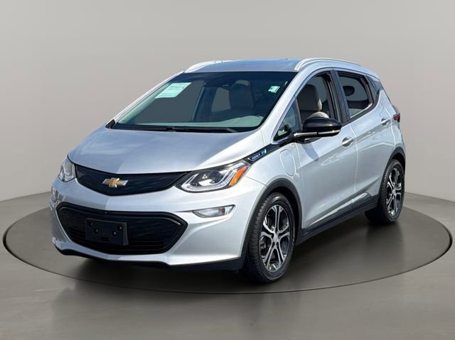 Used 2017 Includes (TUS) Black grille. Chevrolet Premier image 4