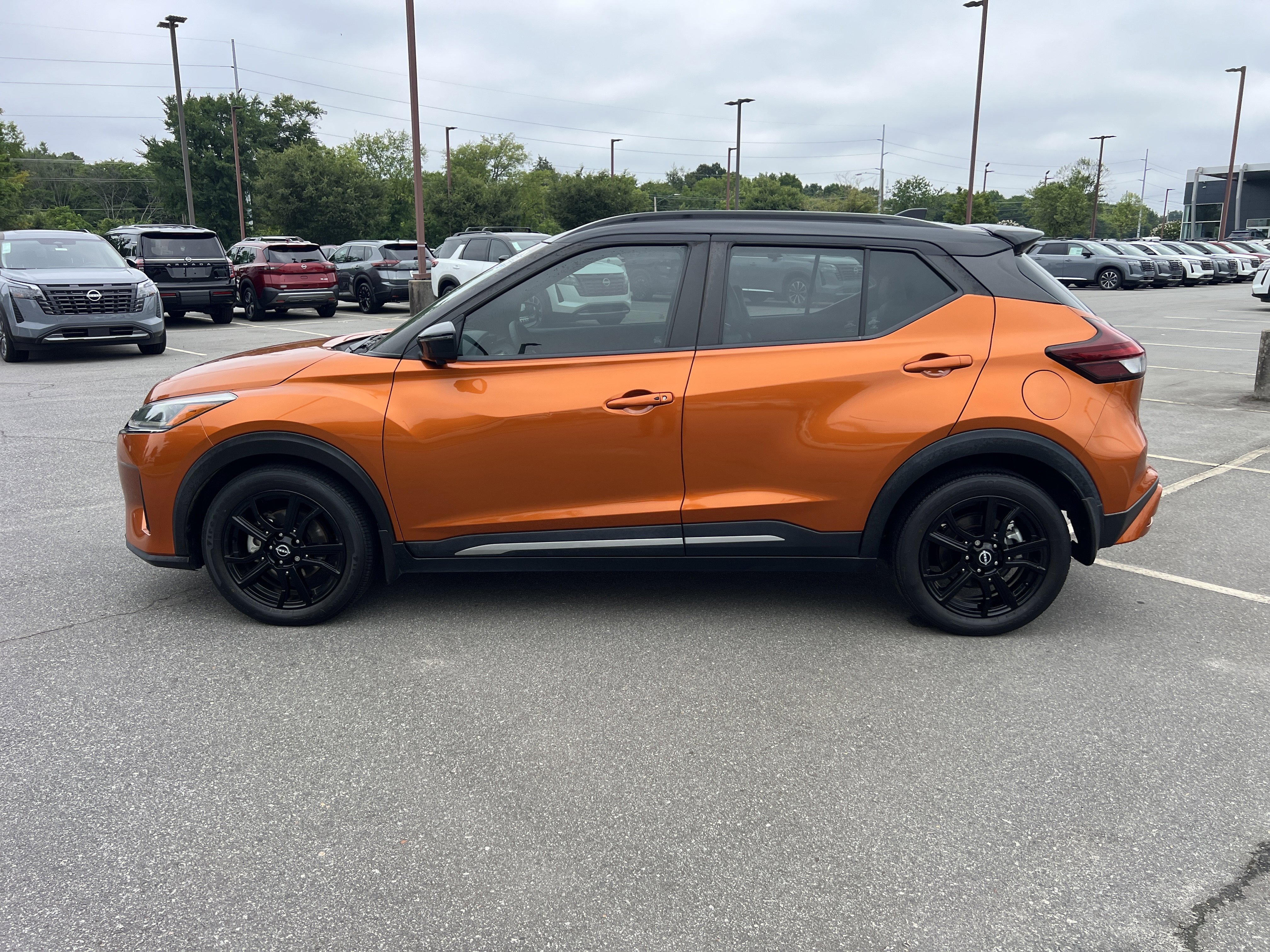 Certified Used 2023 Monarch Orange Metallic/Super Black Nissan SR image 8