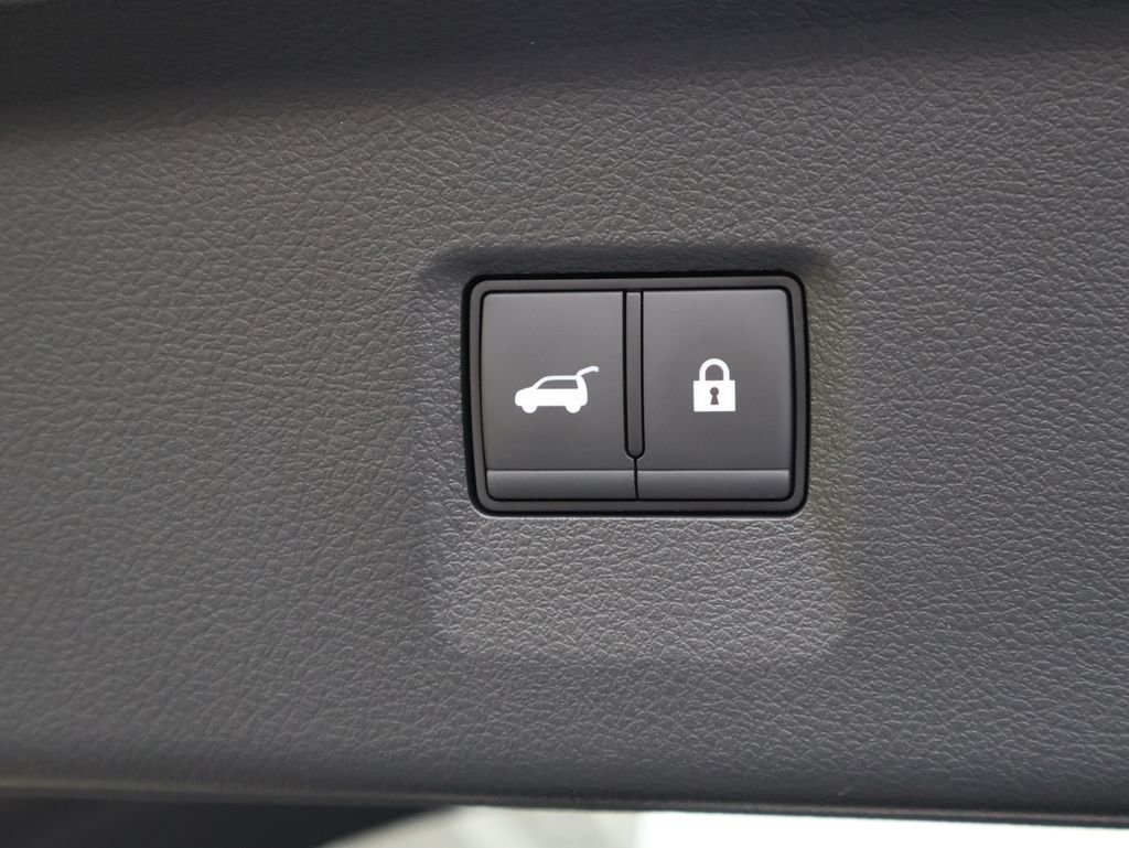 Used 2025 Graphite Shadow INFINITI Sensory image 18