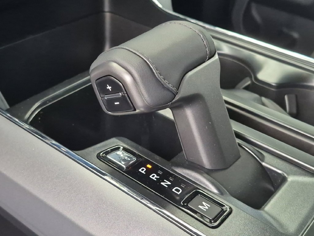 New 2026 Agate Black Metallic Ford XLT image 24