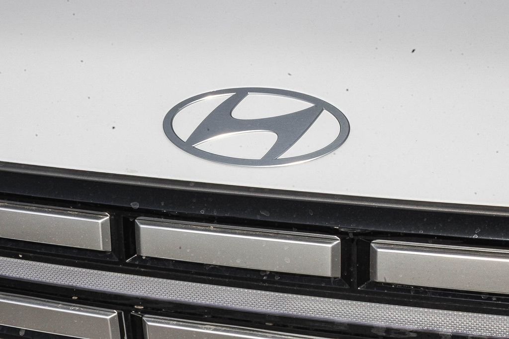 New 2026 White Hyundai SE image 5