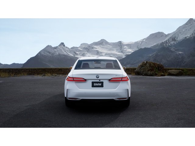 New 2027 Alpine White BMW 530i image 5
