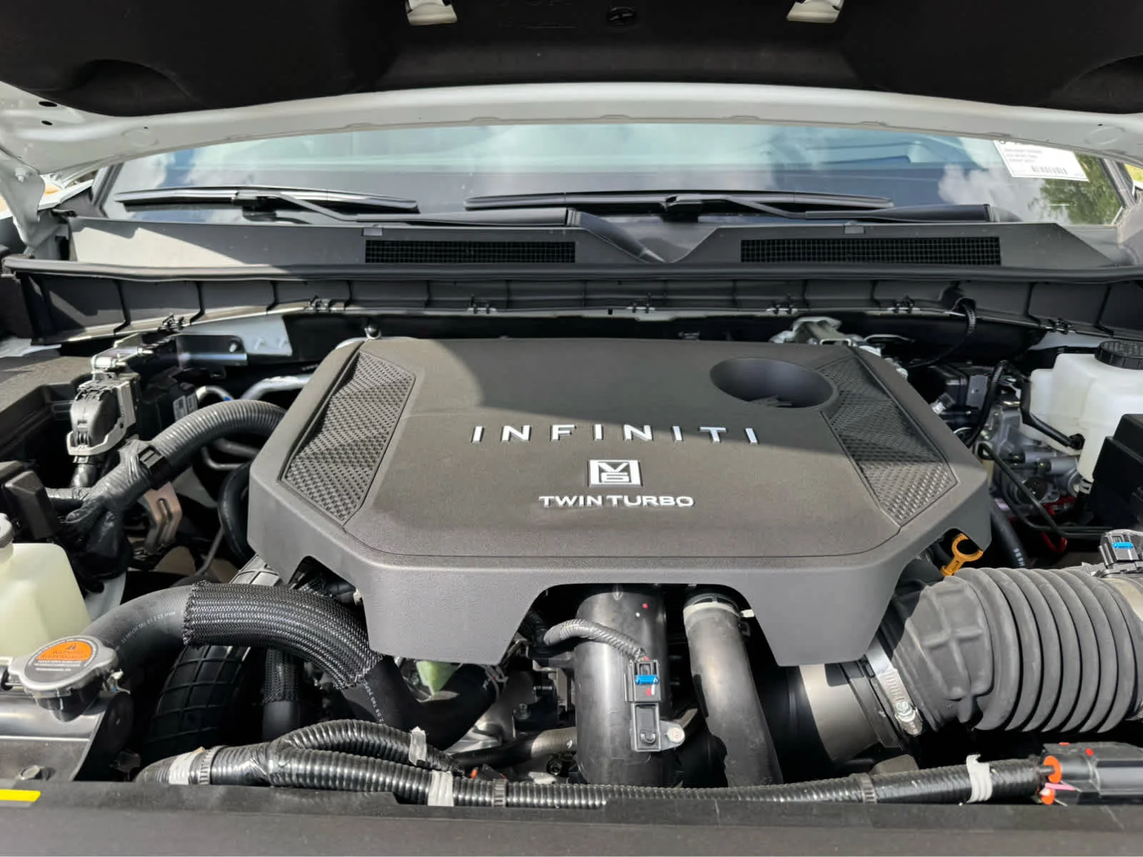 New 2026 RADIANT WHITE INFINITI Sport 4WD image 22
