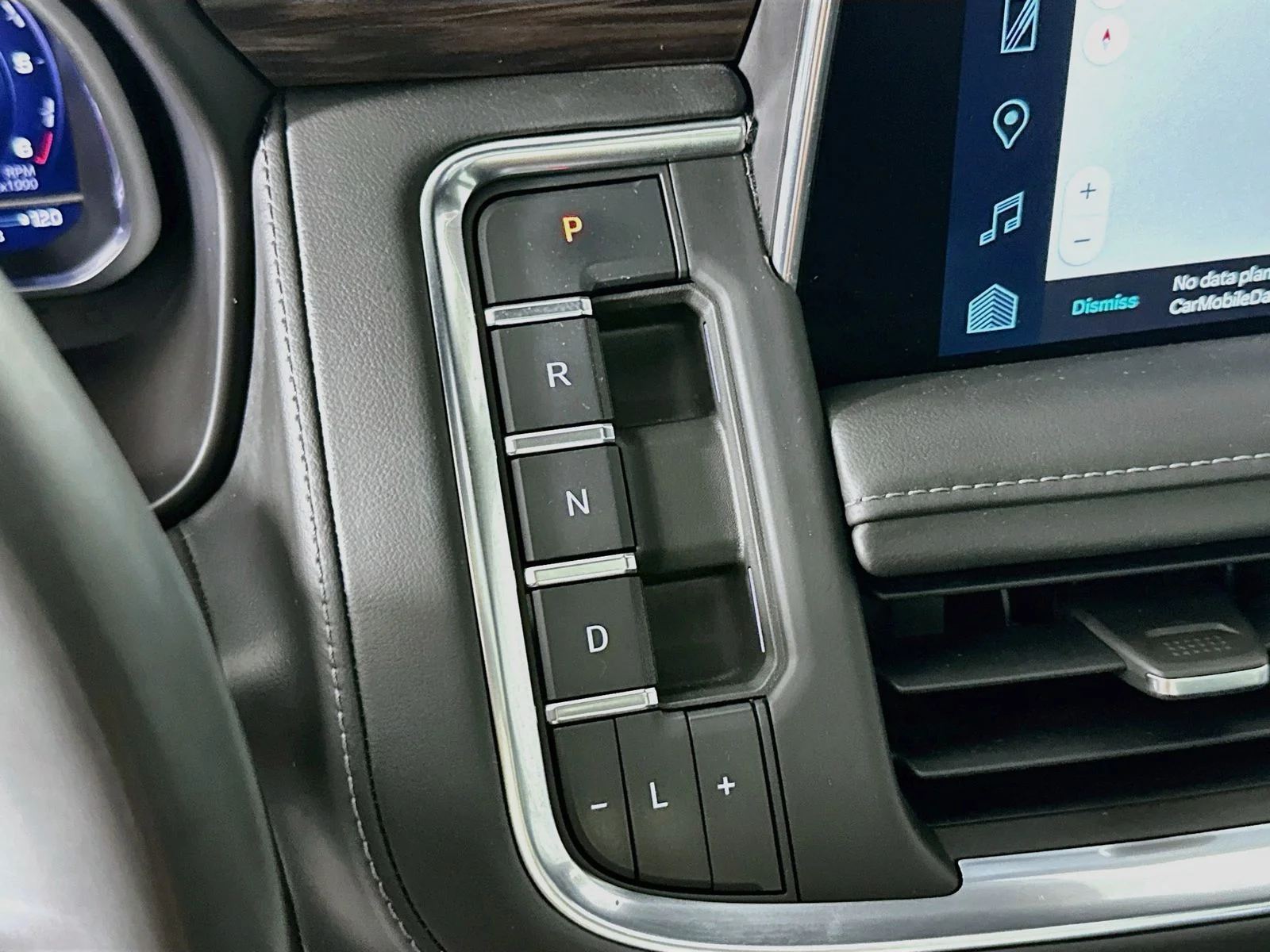Used 2023 Black Chevrolet Z71 image 18