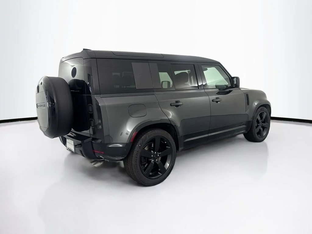 New 2026 Carpathian Grey Land Rover V8 image 5