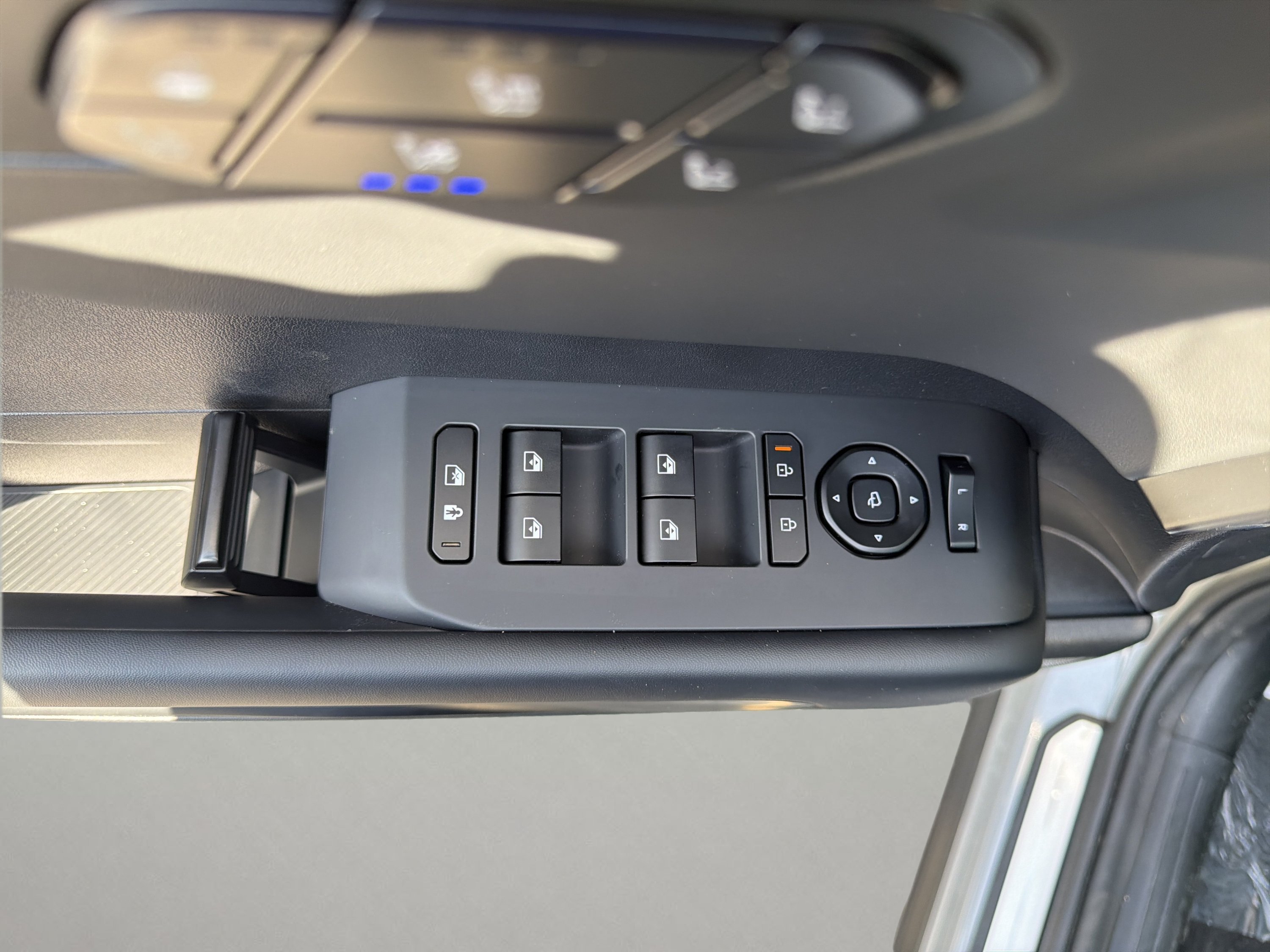 New 2027 Wolf Gray Kia X-Line SX Prestige image 21