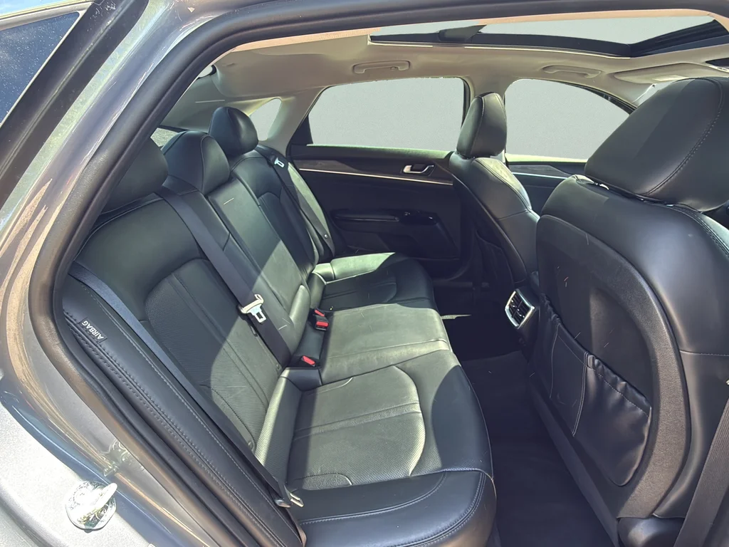 Used 2023 Everlasting Silver Kia EX image 13