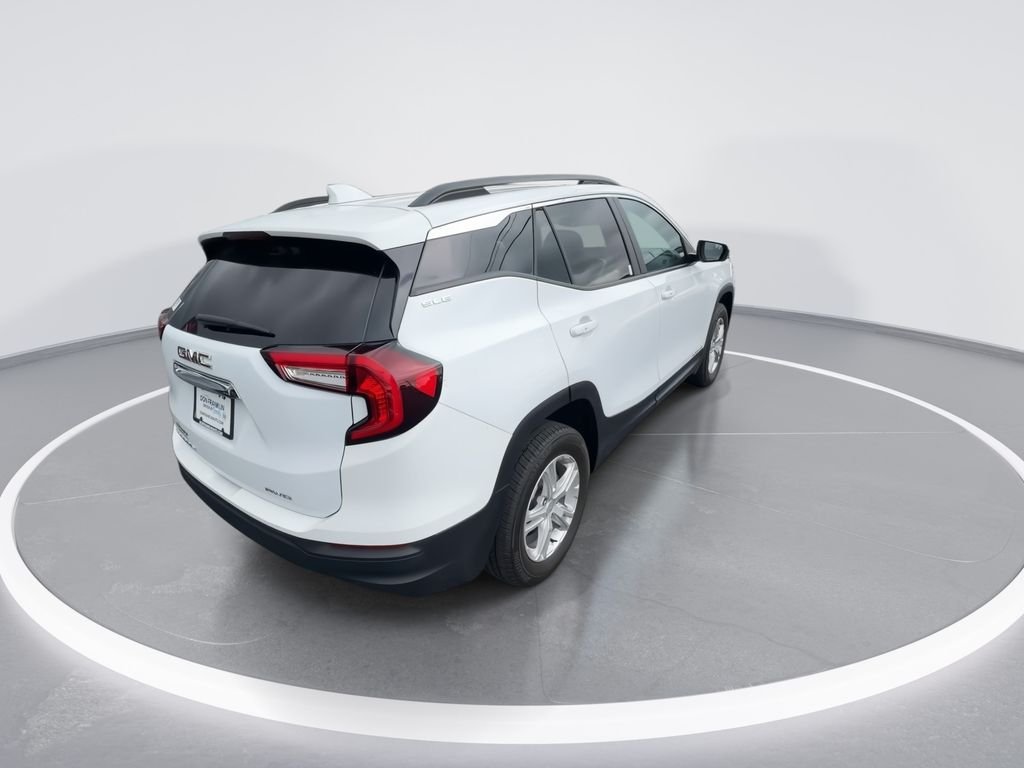 Used 2023 White GMC SLE image 8