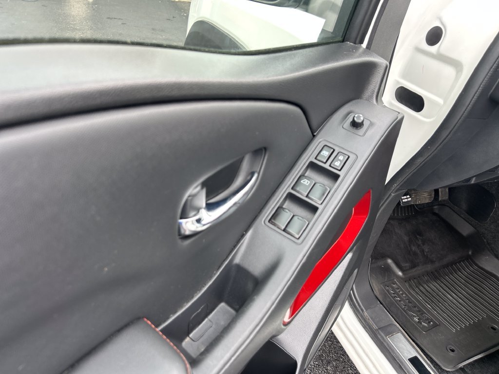 Used 2023 White Nissan PRO-4X image 11