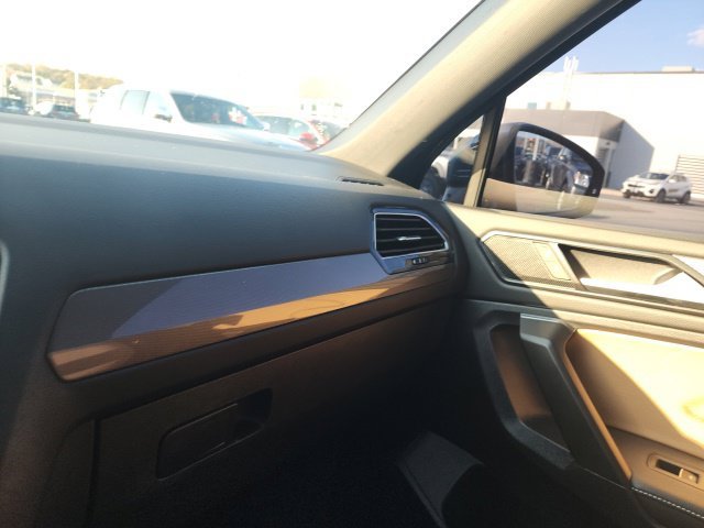 Used 2022 Gray Volkswagen 2.0T SE image 17
