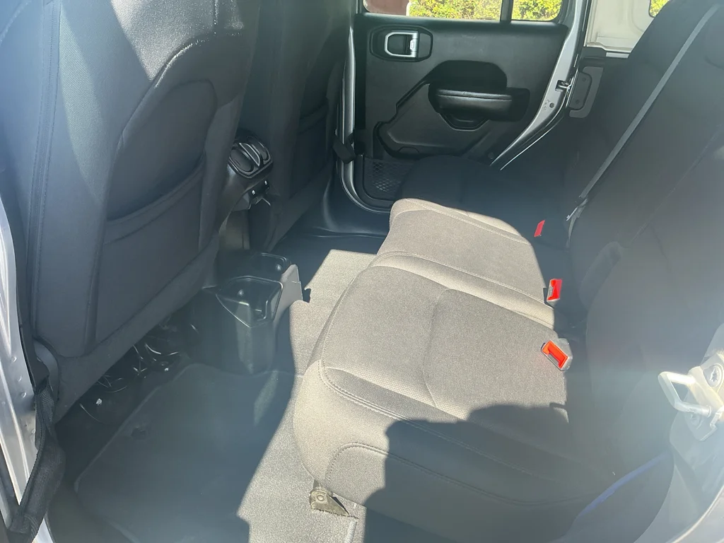 Used 2019 Billet Silver Metallic Clearcoat Jeep Sport S image 19