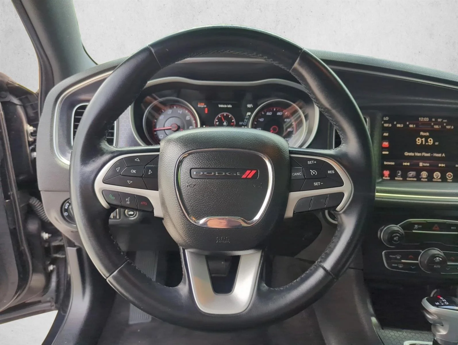 Used 2016 Pitch Black Clearcoat Dodge SXT image 14