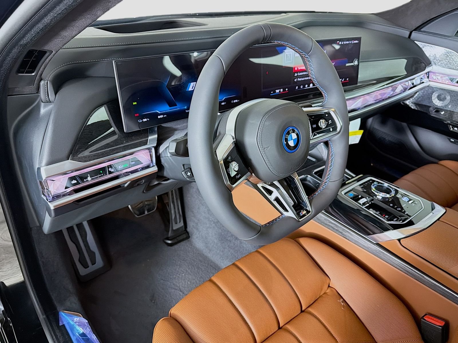 New 2026 Black Sapphire Metallic BMW M70 image 9