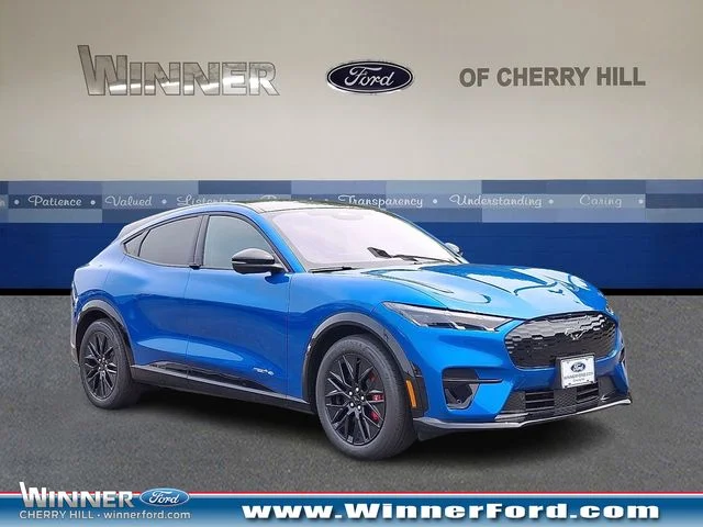 2025 Ford Mustang-Mach-e Premium's photo