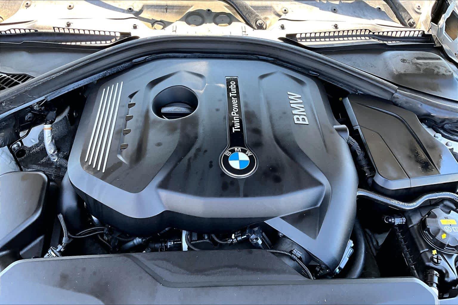 Used 2018 Alpine White BMW 330i image 32