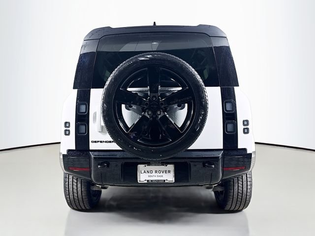 New 2026 Fuji White Land Rover X-Dynamic SE image 6