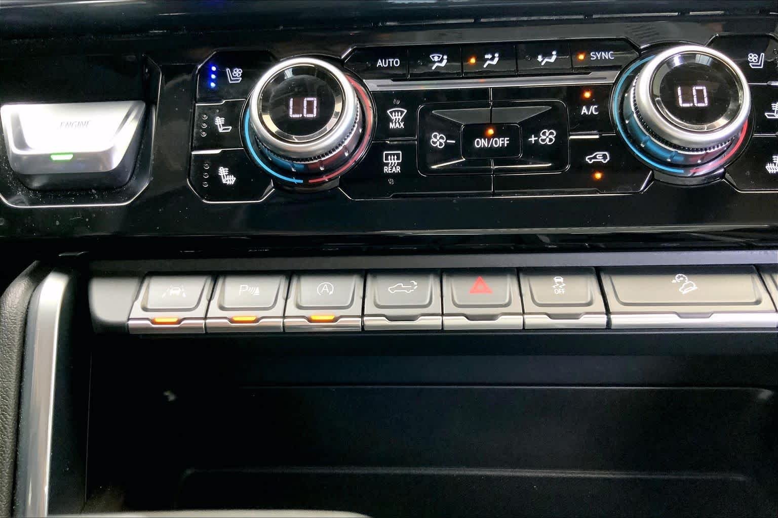 Used 2025 Onyx Black GMC Denali image 31