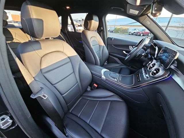 Used 2022 Gray Mercedes-Benz GLC 300 image 27