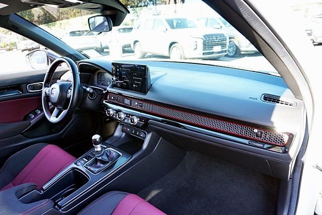 Used 2025  Honda Base image 9