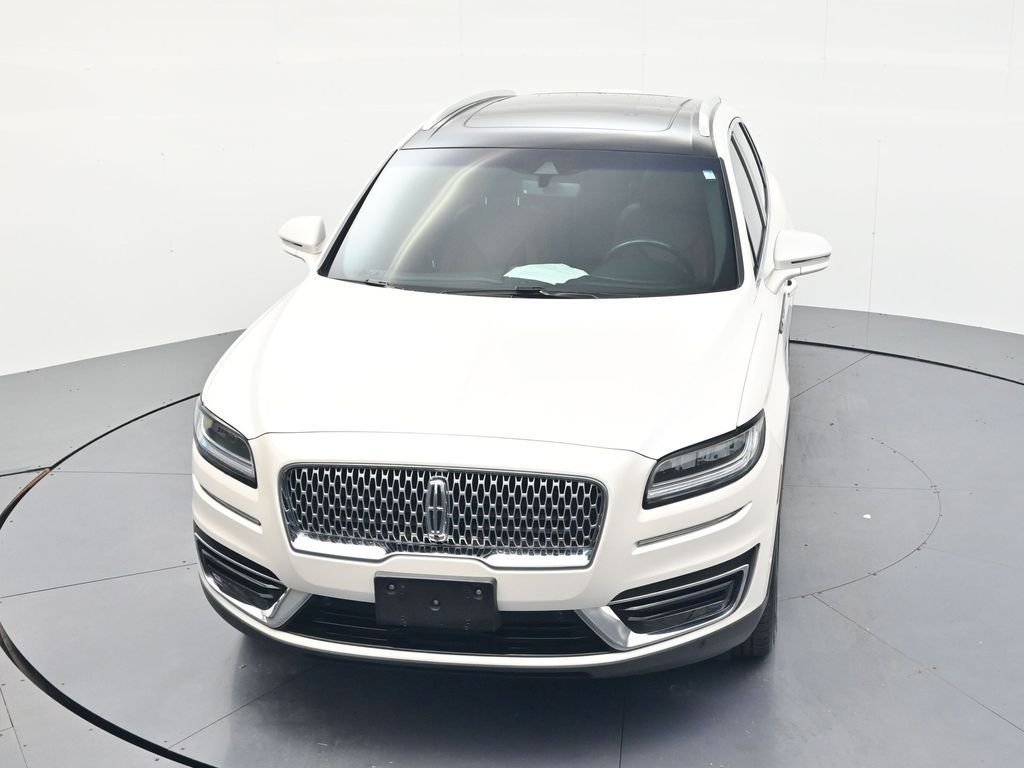 Used 2019 White Platinum Clearcoat Metallic Lincoln Reserve image 36