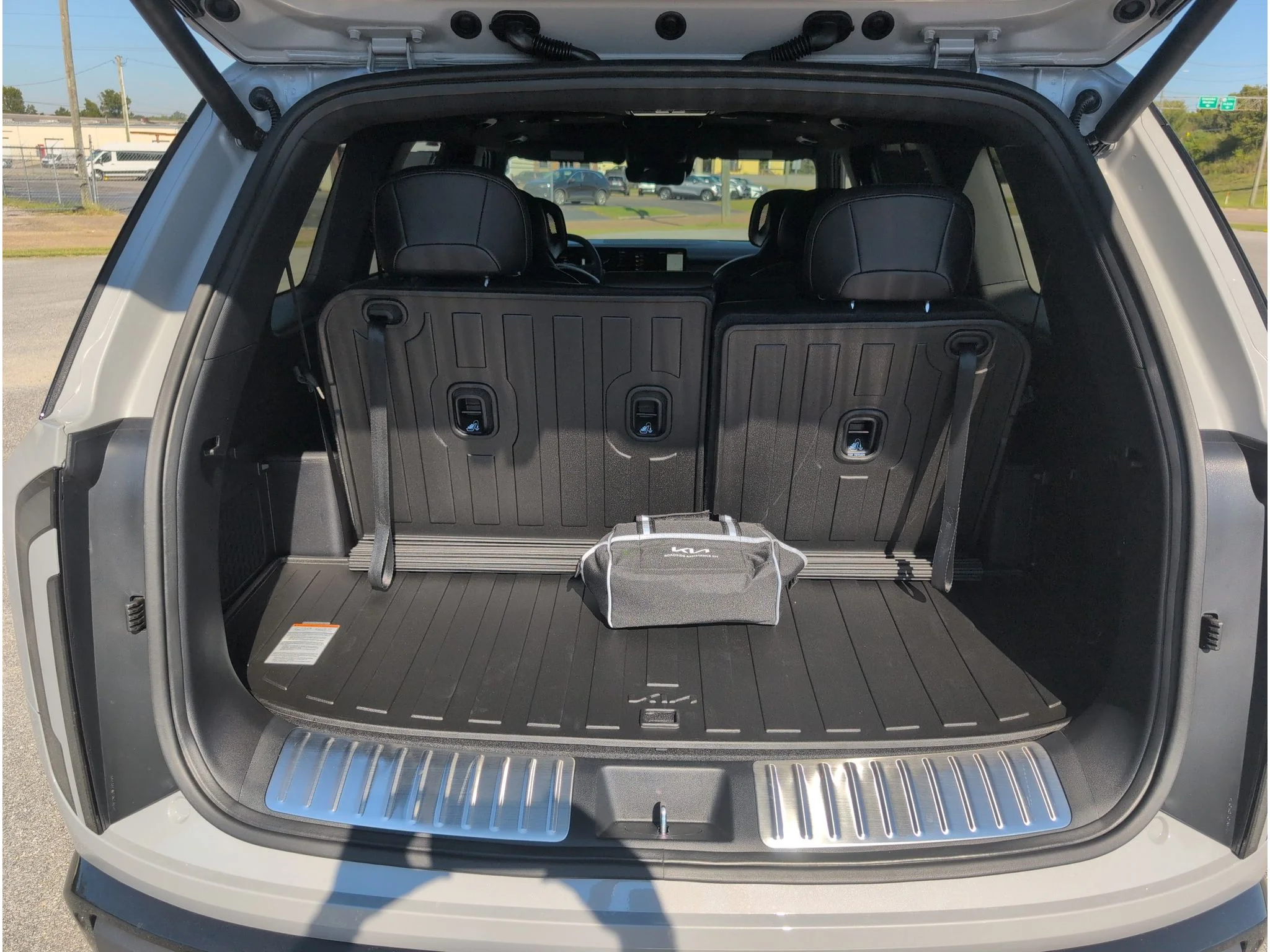 New 2027 Wolf Gray Kia X-LINE SX image 38
