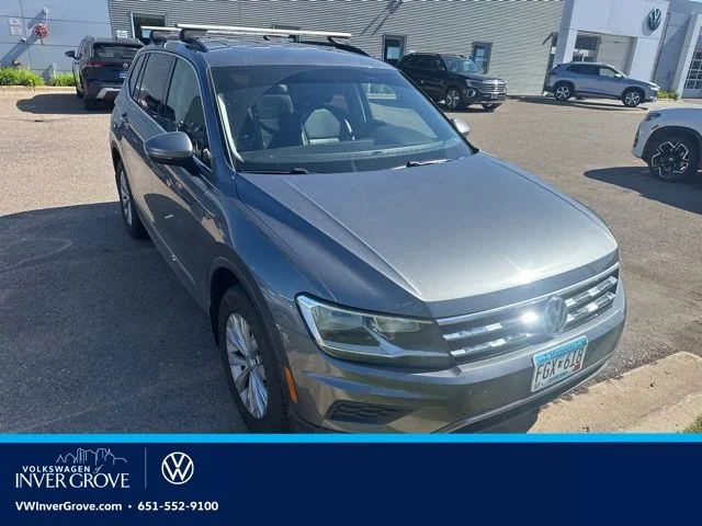 Used 2018 Platinum Gray Metallic Volkswagen 2.0T SE image 1