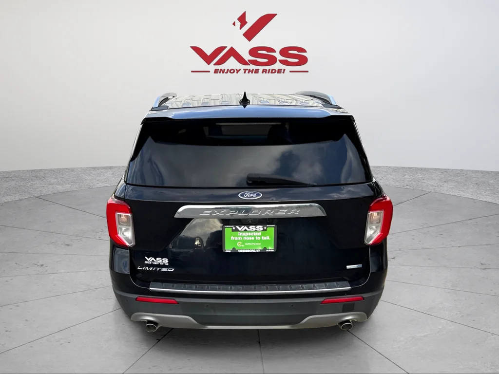 Used 2020 Black Metallic Ford Limited image 4