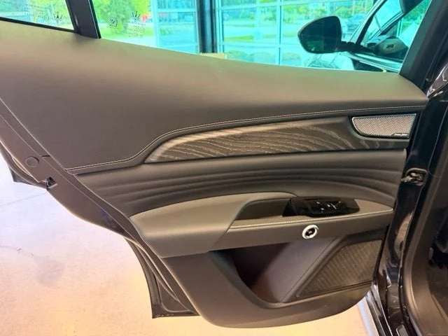 Used 2025 Black Maserati Base image 10