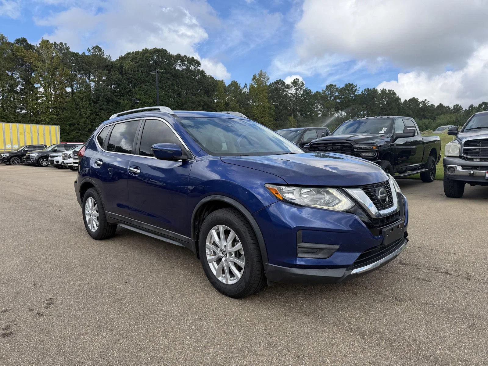 Used 2019 Caspian Blue Metallic Nissan S image 3