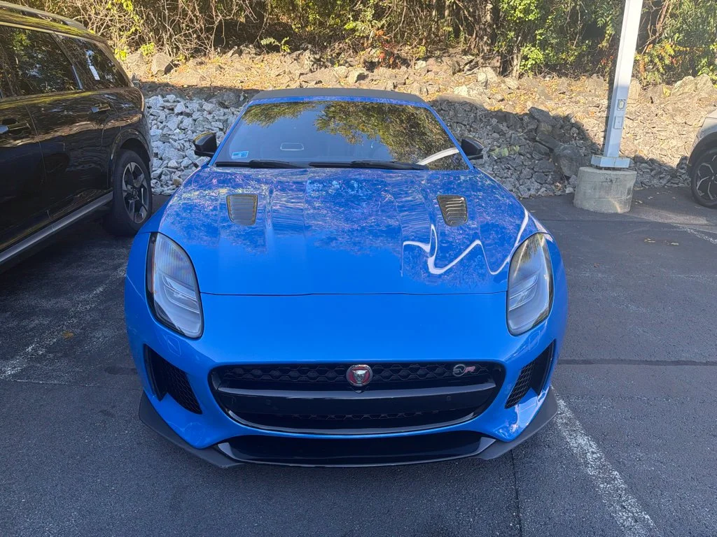 Used 2018 Ultra Blue Metallic Jaguar SVR image 3