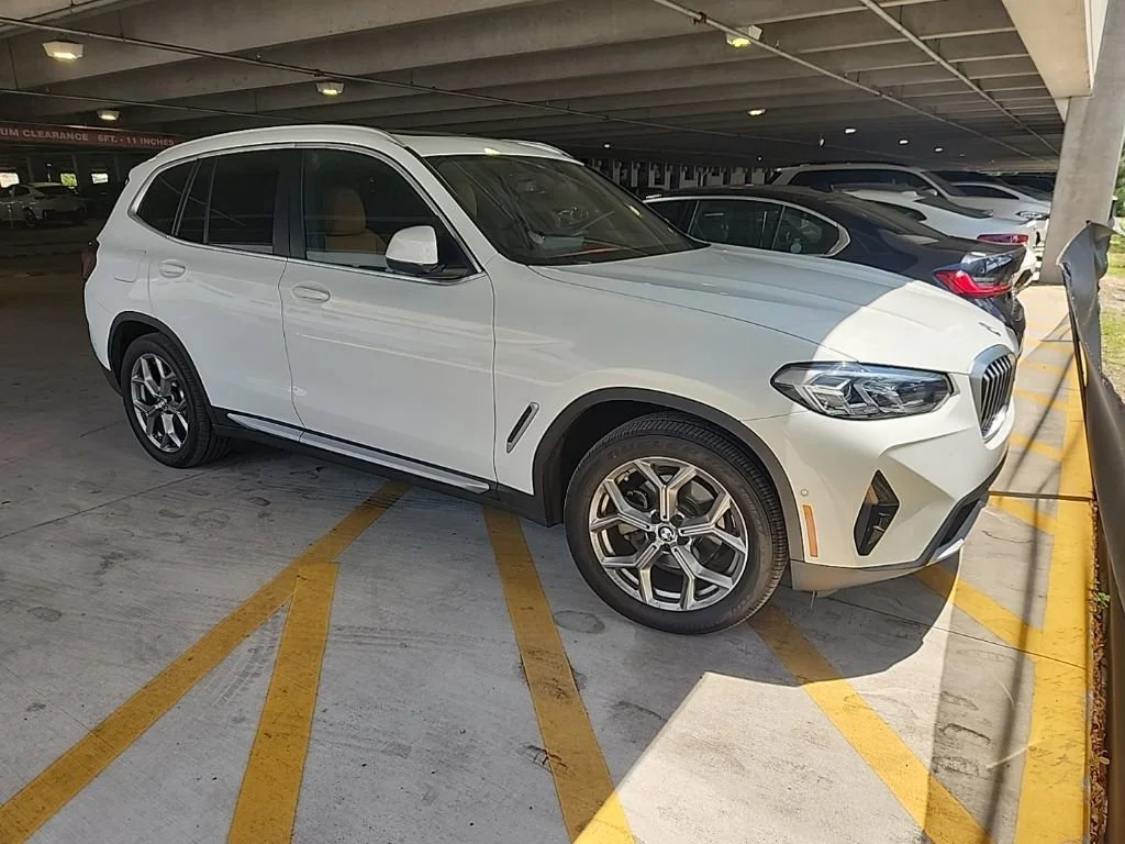2023 BMW X3 sDrive30i's photo