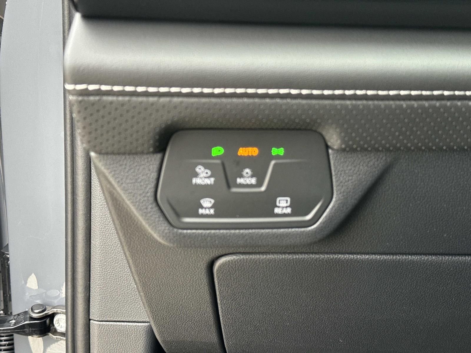 2026 Volkswagen Atlas SE w/Tech - Photo 15