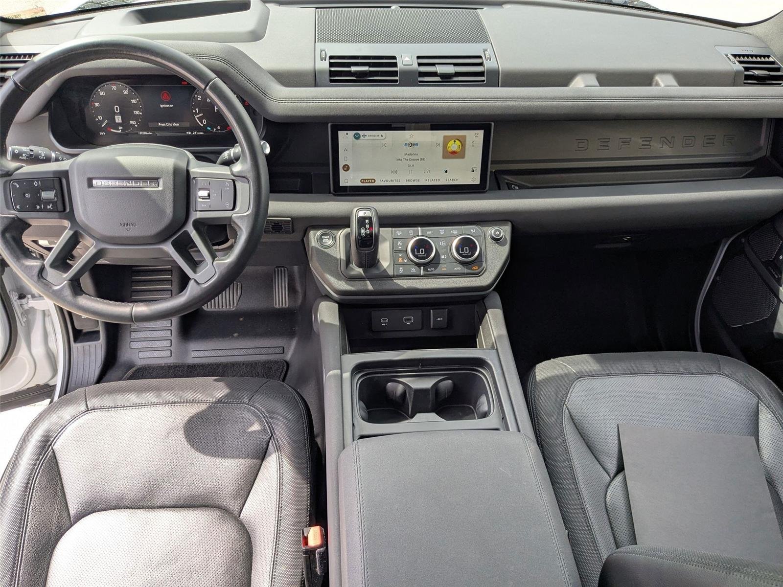 Used 2023 Yulong White Metallic Land Rover X-Dynamic SE image 30