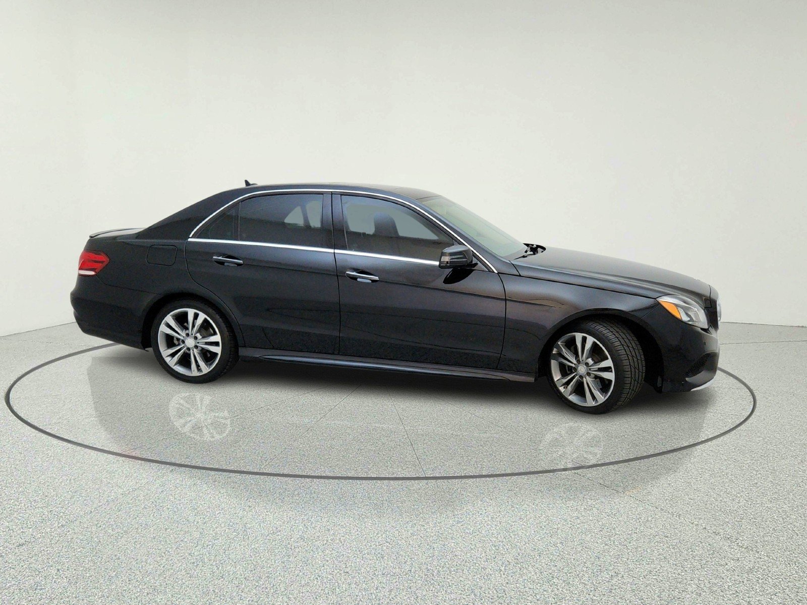 Used 2014 Black Mercedes-Benz E 350 Sport image 6