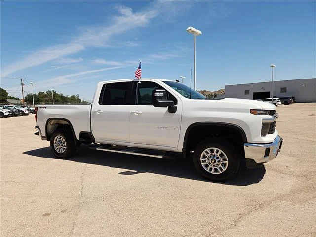 Used 2025 Summit White Chevrolet LT 4x4 Crew Cab 6.75 ft. box 159 in. WB image 5