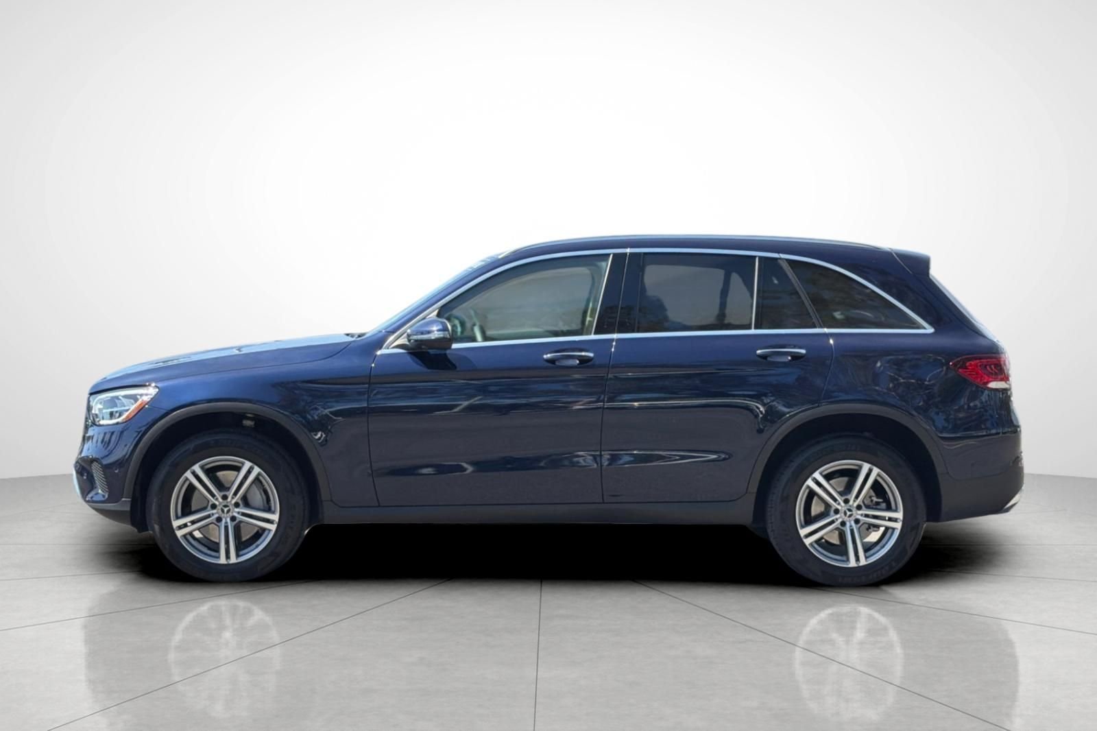 Used 2021 Blue Mercedes-Benz GLC 300 image 26