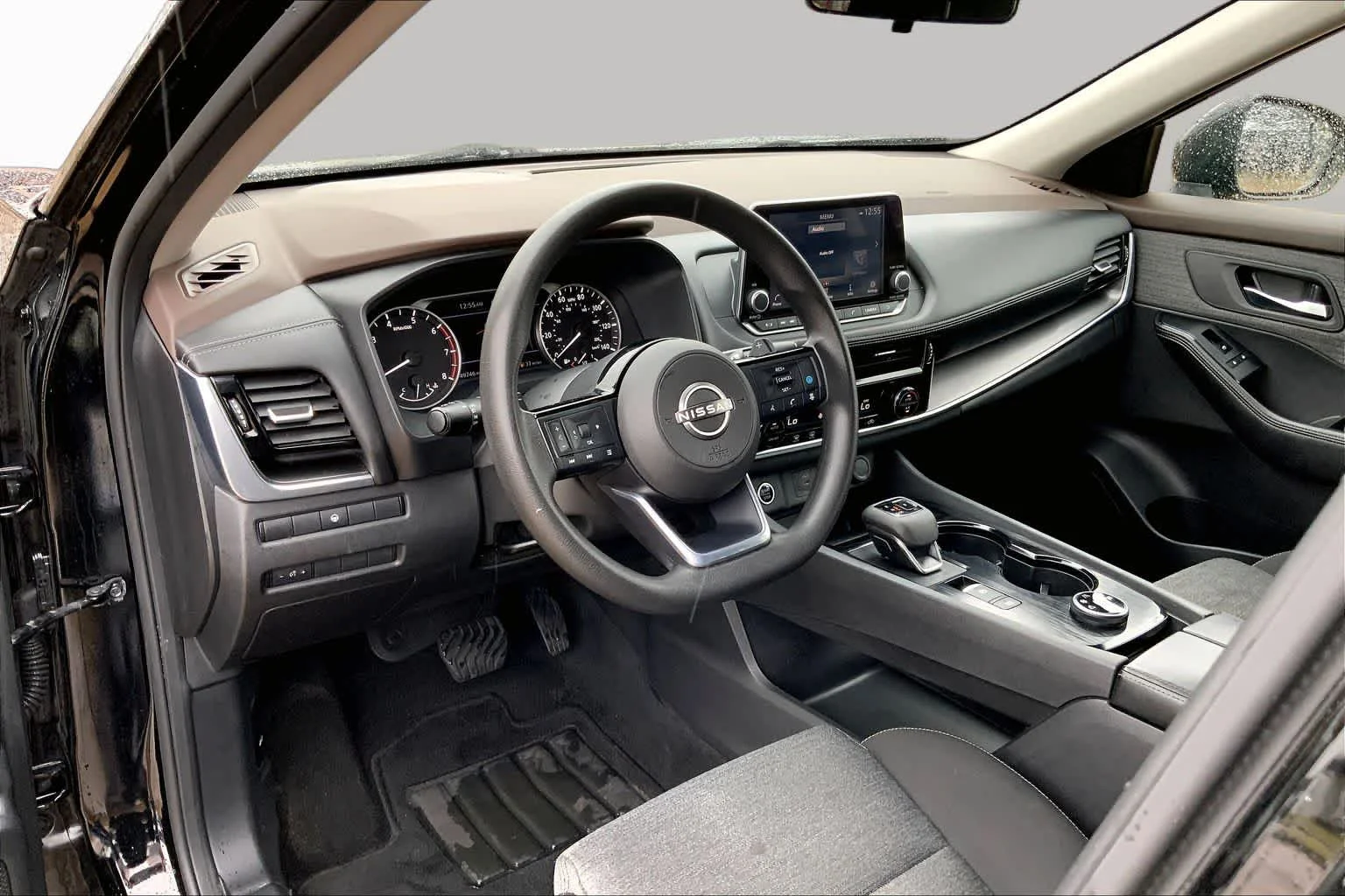 Used 2022 Super Black Nissan SV image 16