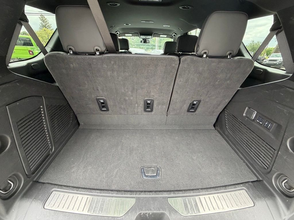 Used 2025 Gray Chevrolet Premier image 28