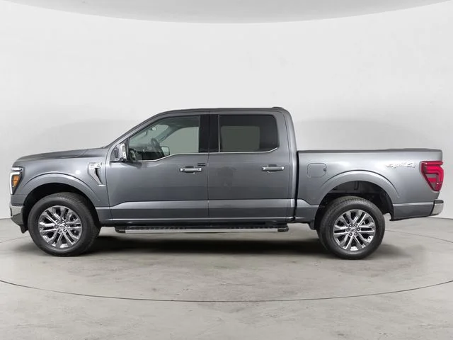 Certified Used 2025  Ford Lariat image 2