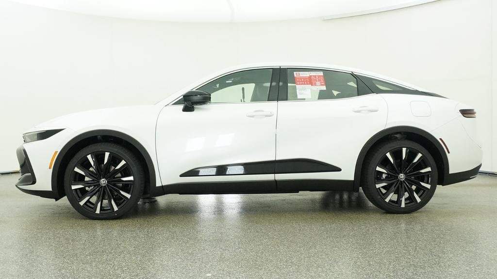 New 2026 Oxygen White Toyota Platinum image 3