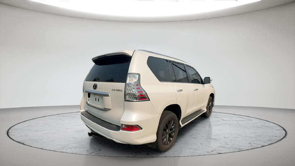 Used 2023 White Lexus 460 image 12
