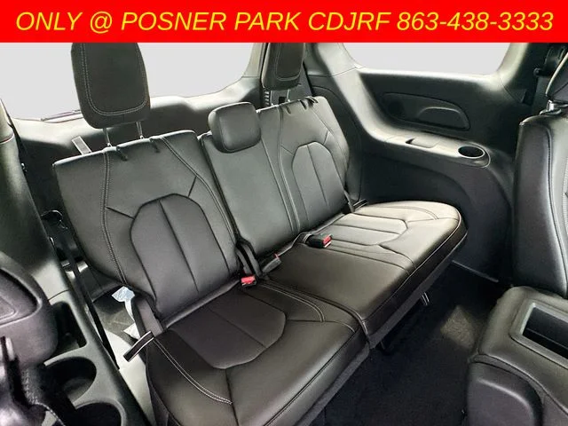 New 2027 Diamond Black Crystal Pearl-Coat Exterior Paint Chrysler  image 28